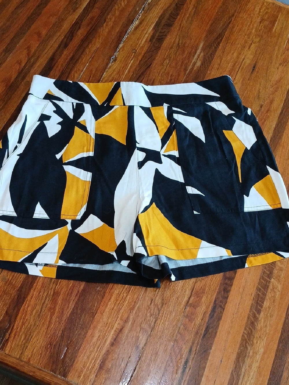 Nine West Pull On Dress Shorts - Medium